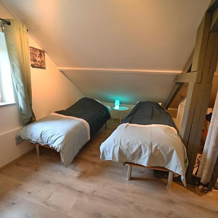 La Petite Maison Dans La Prairie Hotton Exteriér fotografie